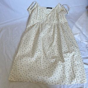 white with blue flowers brandy melville dress